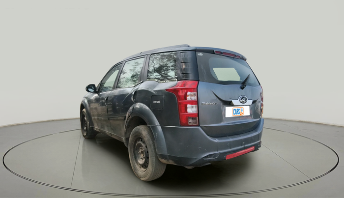 2015 Mahindra XUV500 W8, Diesel, Manual, 1,20,126 km, exterior