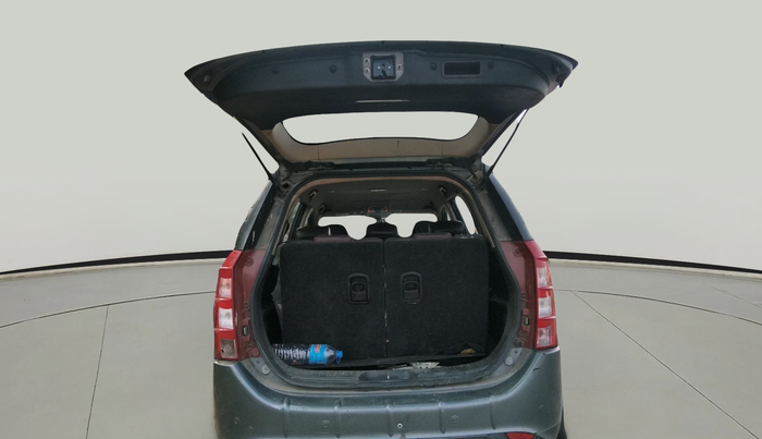 2015 Mahindra XUV500 W8, Diesel, Manual, 1,20,126 km, exterior