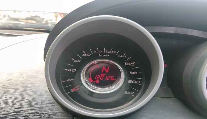 2015 Mahindra XUV500 W8, Diesel, Manual, 1,20,126 km, interior