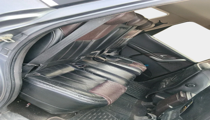 2015 Mahindra XUV500 W8, Diesel, Manual, 1,20,126 km, interior