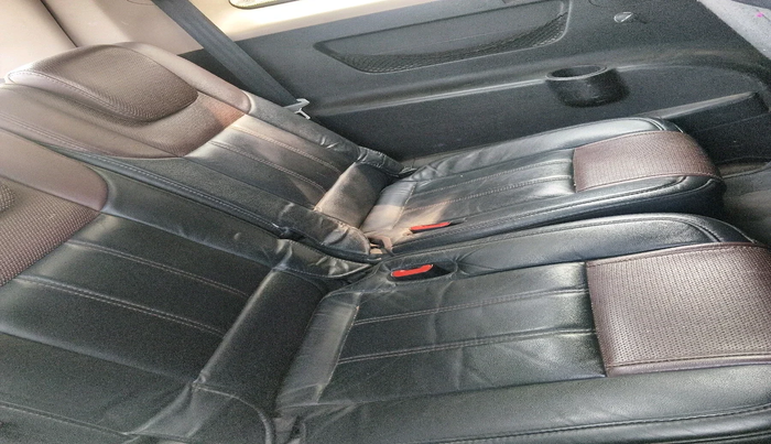 2015 Mahindra XUV500 W8, Diesel, Manual, 1,20,126 km, interior