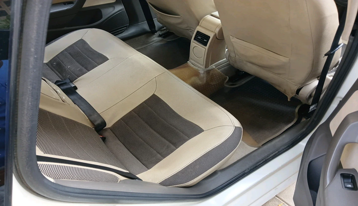 2013 Volkswagen Vento COMFORTLINE DIESEL 1.6, Diesel, Manual, 1,31,389 km, interior