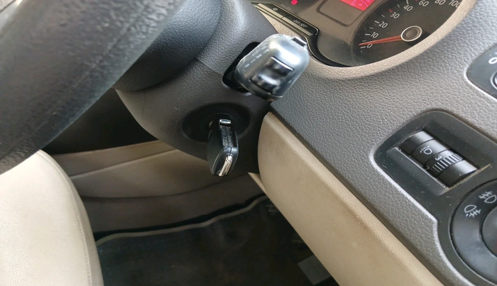 2013 Volkswagen Vento COMFORTLINE DIESEL 1.6, Diesel, Manual, 1,31,389 km, interior