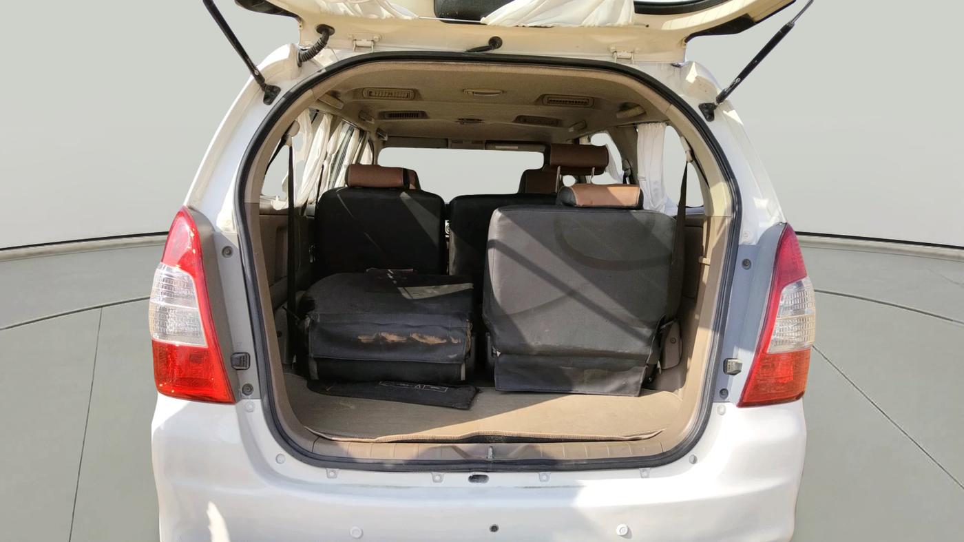2015 Toyota Innova 2.5 GX 7 STR, Diesel, Manual, 91,883 km, exterior