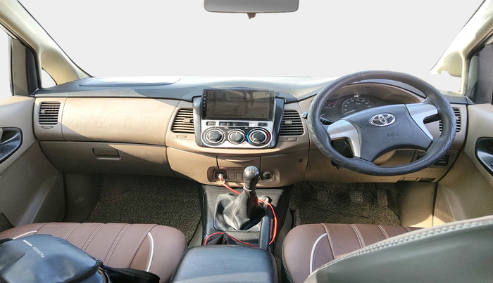 2015 Toyota Innova 2.5 GX 7 STR, Diesel, Manual, 91,883 km, interior