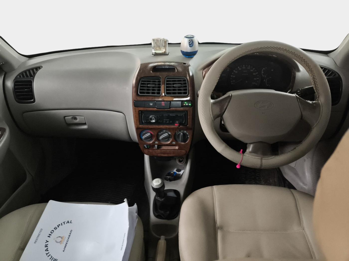 2010 Hyundai Accent GLE, Petrol, Manual, 84,675 km, interior