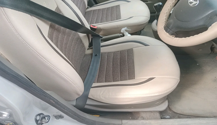 2014 Hyundai i10 MAGNA 1.1, Petrol, Manual, 61,059 km, interior