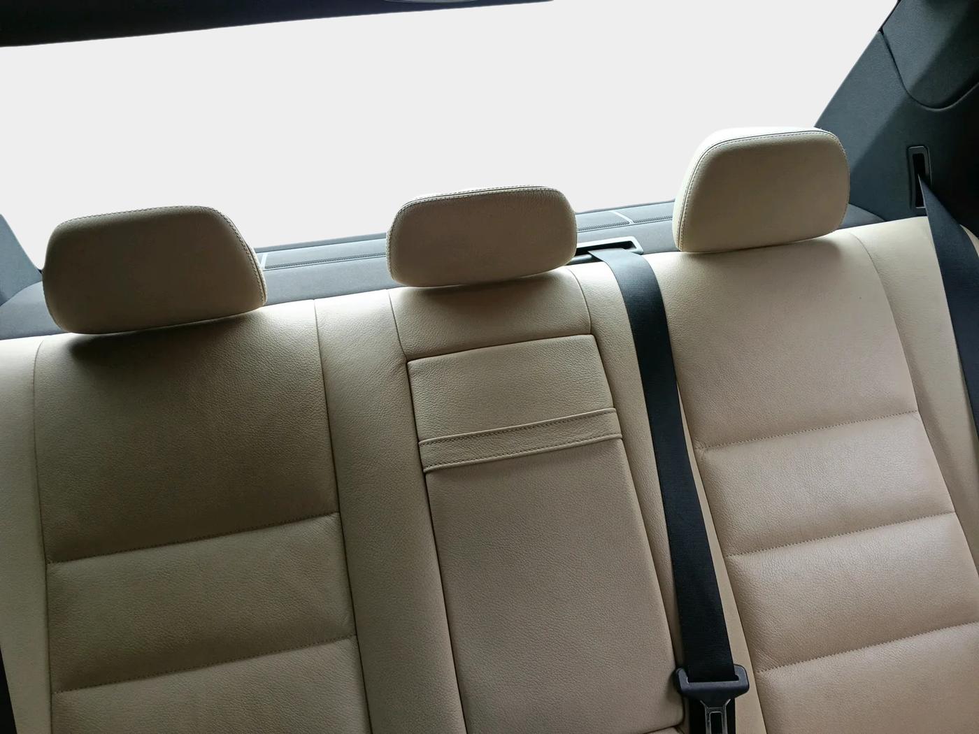 2010 Mercedes Benz C Class C 200 CGI ELEGANCE, Petrol, Automatic, 5,50,000 km, interior