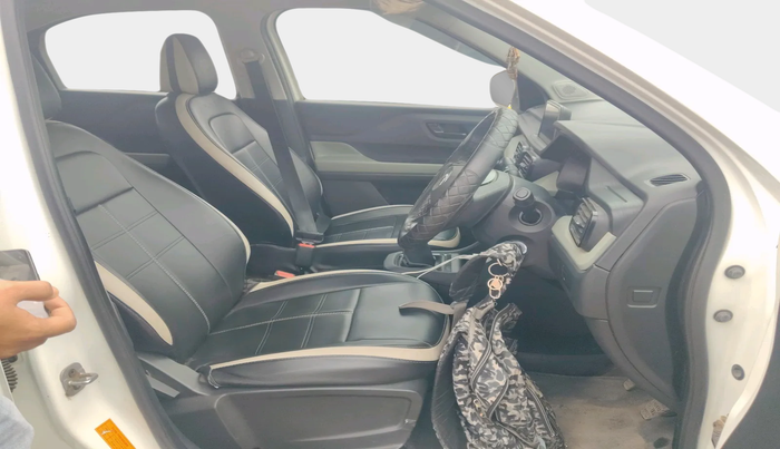 2022 Tata PUNCH ADVENTURE MT, Petrol, Manual, 30,799 km, interior