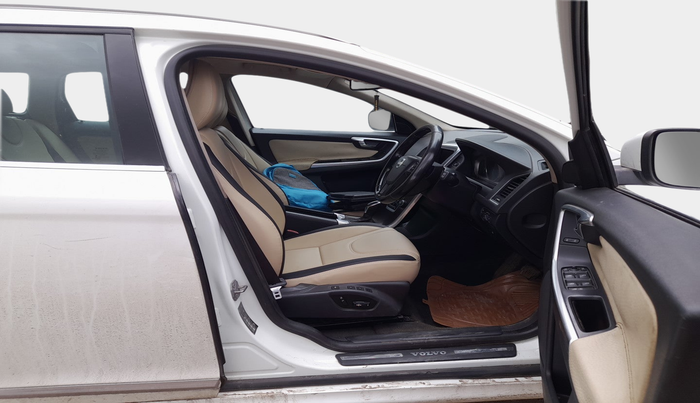 2013 Volvo XC 60 D4 SUMMUM, Diesel, Automatic, 1,33,503 km, interior