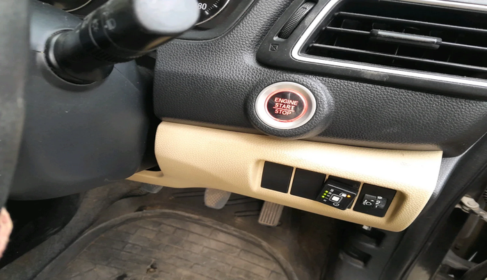 2018 Honda Amaze 1.2L I-VTEC V, Petrol, Manual, 1,23,040 km, interior