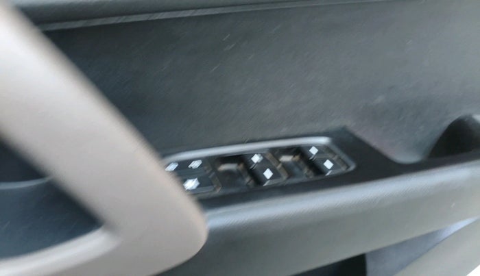 2017 Hyundai Creta SX PLUS AT 1.6 DIESEL, Diesel, Automatic, 99,917 km, interior