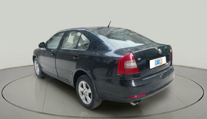 2011 Skoda Laura ELEGANCE 2.0 TDI CR MT, Diesel, Manual, 80,763 km, exterior