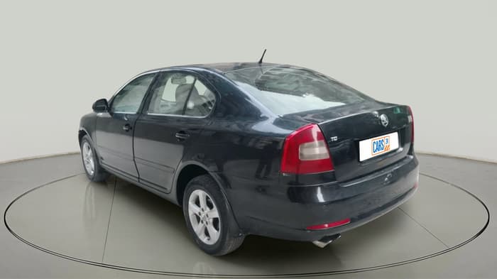 2011 Skoda Laura ELEGANCE 2.0 TDI CR MT, Diesel, Manual, 80,790 km, exterior