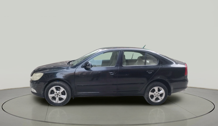 2011 Skoda Laura ELEGANCE 2.0 TDI CR MT, Diesel, Manual, 80,763 km, exterior