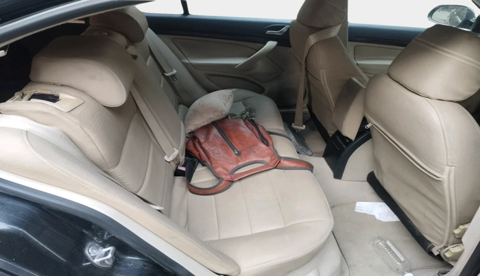 2011 Skoda Laura ELEGANCE 2.0 TDI CR MT, Diesel, Manual, 80,763 km, interior