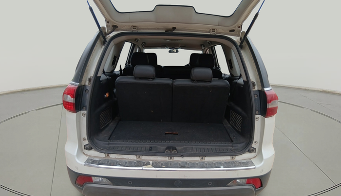 2017 Tata Hexa XT 4X2 7 STR, Diesel, Manual, 1,06,804 km, exterior