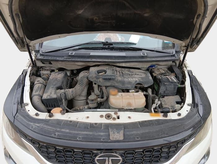 2017 Tata Hexa XT 4X2 7 STR, Diesel, Manual, 1,06,804 km, exterior
