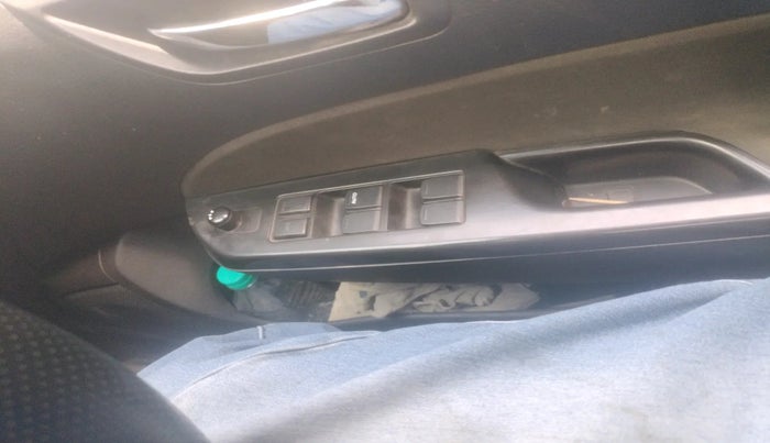 2014 Maruti Swift ZXI, Petrol, Manual, 82,611 km, interior