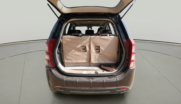 2017 Mahindra XUV500 W10, Diesel, Manual, 1,34,341 km, exterior