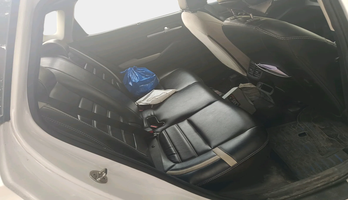 2022 KIA SELTOS HTK PLUS 1.5 DIESEL IMT, Diesel, Manual, 1,00,252 km, interior