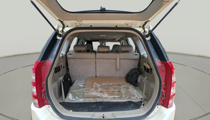 2017 Mahindra XUV500 W10 AT, Diesel, Automatic, 98,345 km, exterior