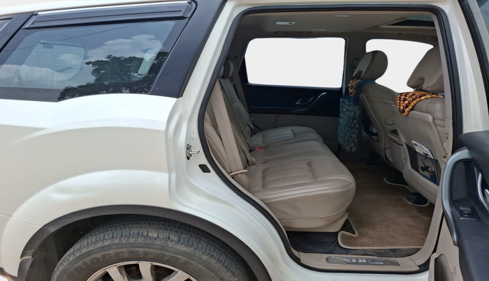 2017 Mahindra XUV500 W10 AT, Diesel, Automatic, 98,345 km, interior
