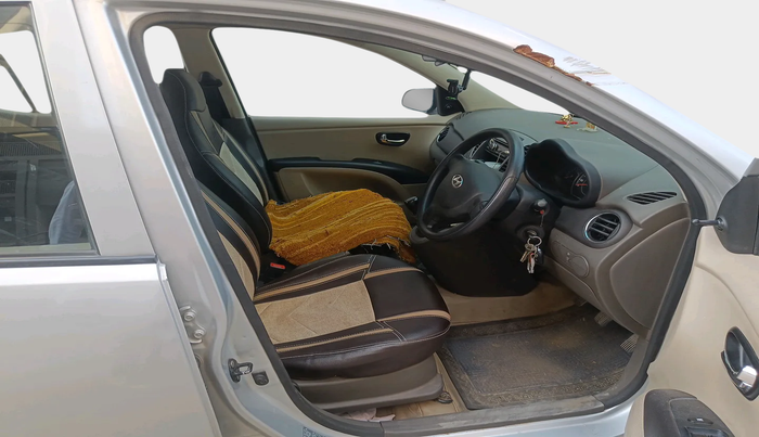 2013 Hyundai i10 MAGNA 1.1, Petrol, Manual, 66,773 km, interior