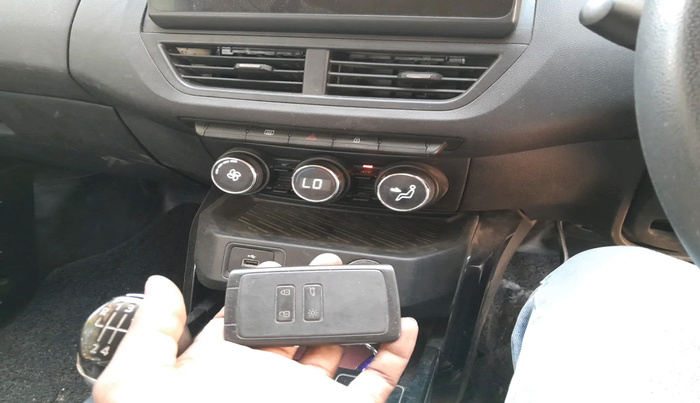 2021 Renault Kiger RXZ MT, Petrol, Manual, 77,716 km, interior