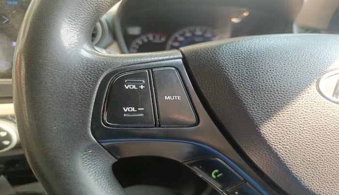 2018 Hyundai Grand i10 SPORTZ 1.2 KAPPA VTVT, Petrol, Manual, 1,68,073 km, interior