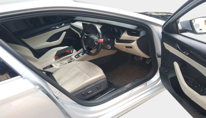 2021 Skoda Octavia L&K 2.0 AT, Petrol, Automatic, 81,792 km, interior