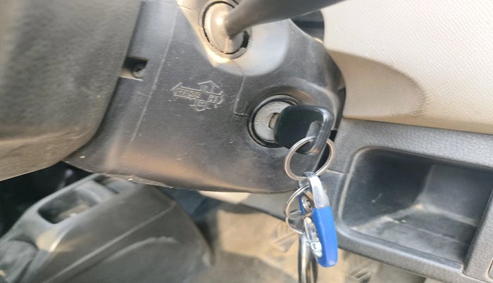 2014 Maruti Wagon R 1.0 LXI, CNG, Manual, 1,37,627 km, interior