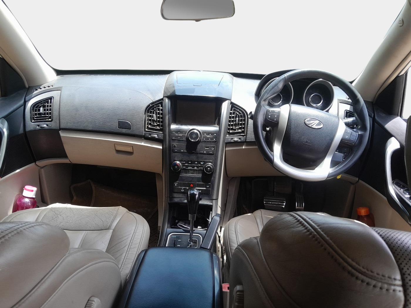 2016 Mahindra XUV500 W10 AT, Diesel, Automatic, 1,15,810 km, interior