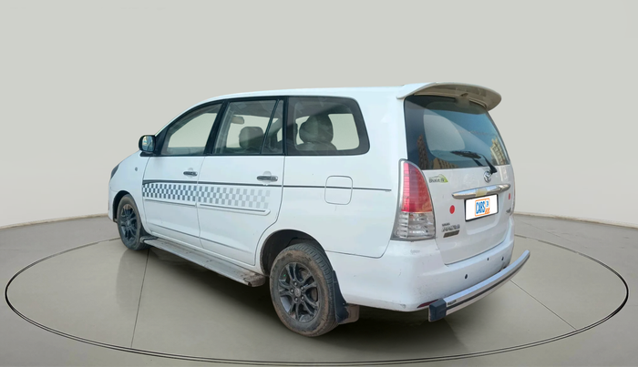 2011 Toyota Innova V 2.5 7 STR, Diesel, Manual, 2,74,003 km, exterior