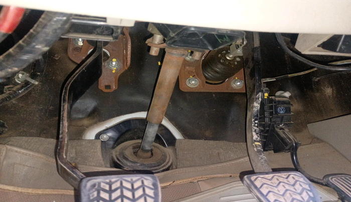 2011 Toyota Innova V 2.5 7 STR, Diesel, Manual, 2,74,003 km, interior