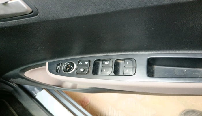 2013 Hyundai Grand i10 SPORTZ 1.2 KAPPA VTVT, Petrol, Manual, 32,563 km, interior