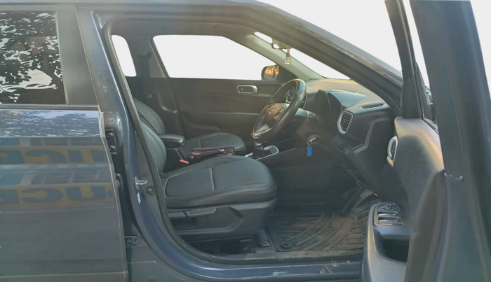 2022 Hyundai VENUE SX 1.5 CRDI, Diesel, Manual, 79,667 km, interior