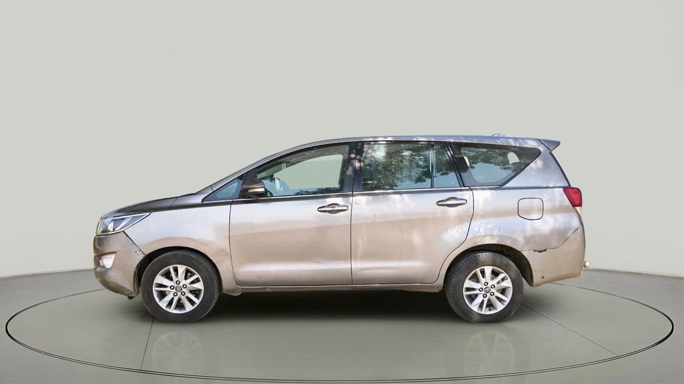 2016 Toyota Innova Crysta 2.4 G 8 STR, Diesel, Manual, 2,26,536 km, exterior