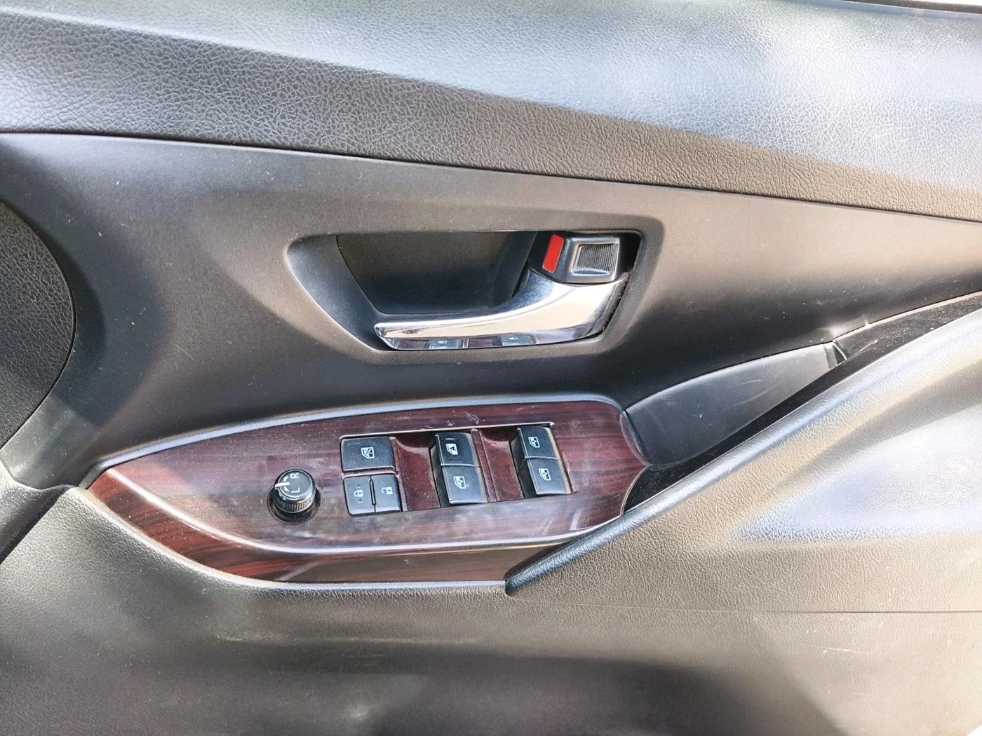 2016 Toyota Innova Crysta 2.4 G 8 STR, Diesel, Manual, 2,26,536 km, interior