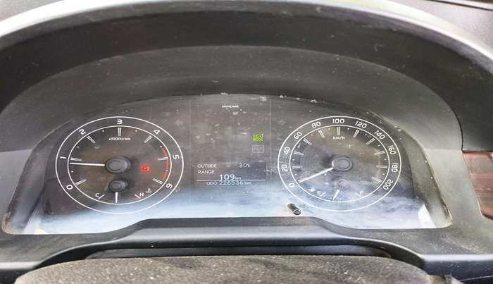 2016 Toyota Innova Crysta 2.4 G 8 STR, Diesel, Manual, 2,26,536 km, interior