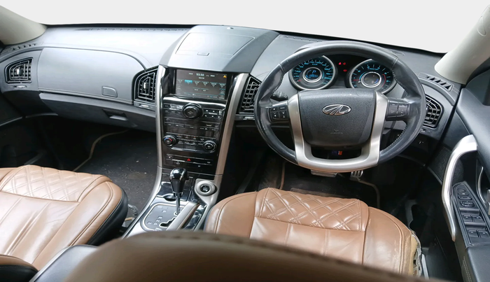 2018 Mahindra XUV500 W11 AT, Diesel, Automatic, 1,38,832 km, interior