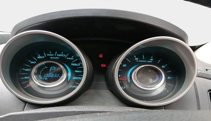 2018 Mahindra XUV500 W11 AT, Diesel, Automatic, 1,38,832 km, interior