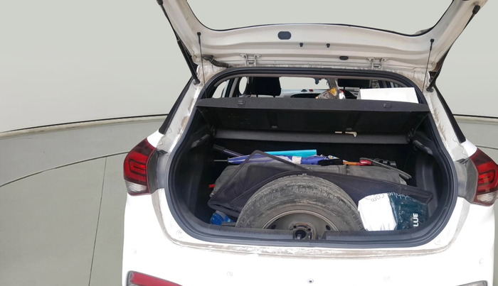 2018 Hyundai Elite i20 SPORTZ 1.2, CNG, Manual, 1,34,519 km, exterior