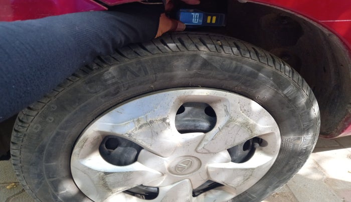 2015 Tata Bolt XM REVOTRON, Petrol, Manual, 1,12,042 km, tyre