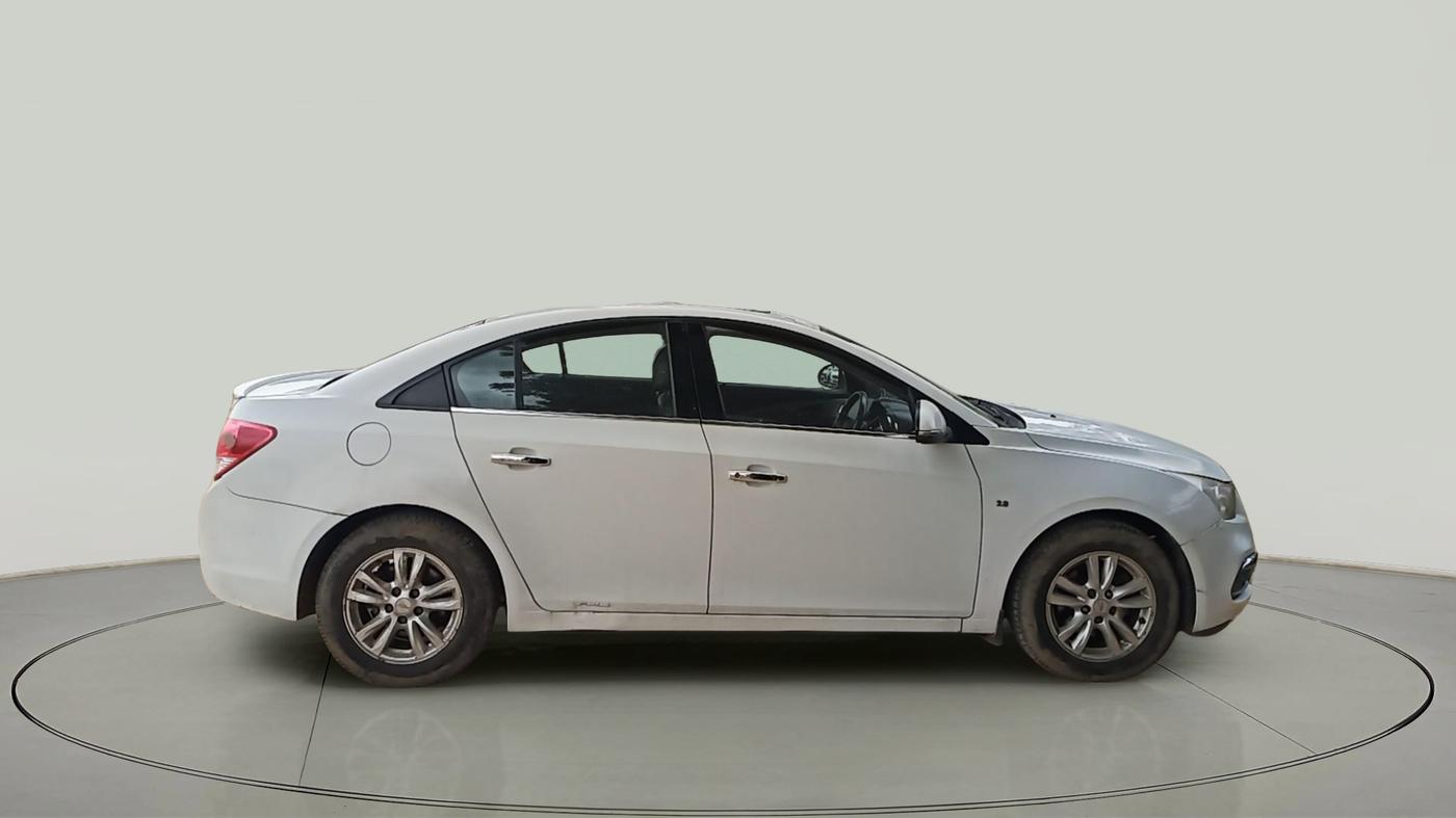 2017 Chevrolet Cruze LTZ AT, Diesel, Automatic, 1,06,329 km, exterior