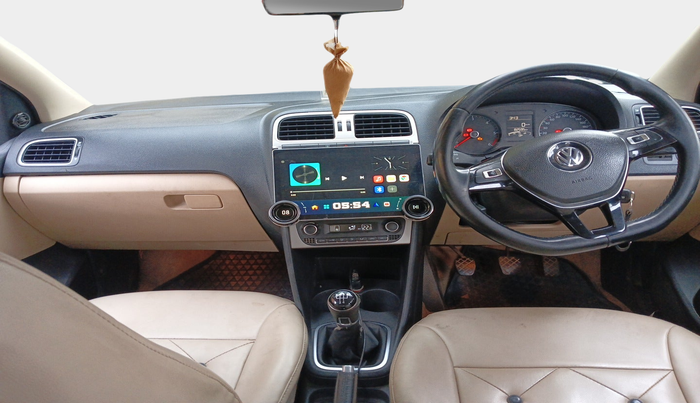 2014 Volkswagen Polo HIGHLINE1.5L, Diesel, Manual, 82,596 km, interior