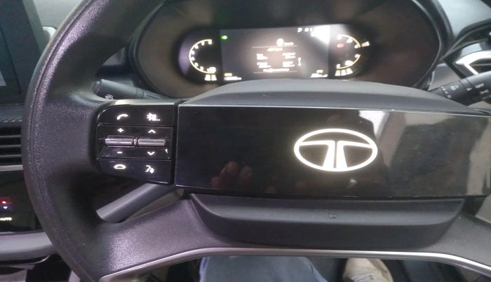 2024 Tata Safari SMART (O), Diesel, Manual, 28,932 km, interior