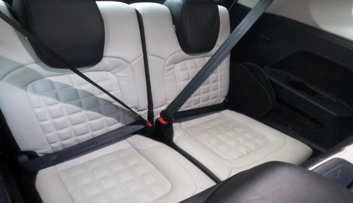 2024 Tata Safari SMART (O), Diesel, Manual, 28,932 km, interior