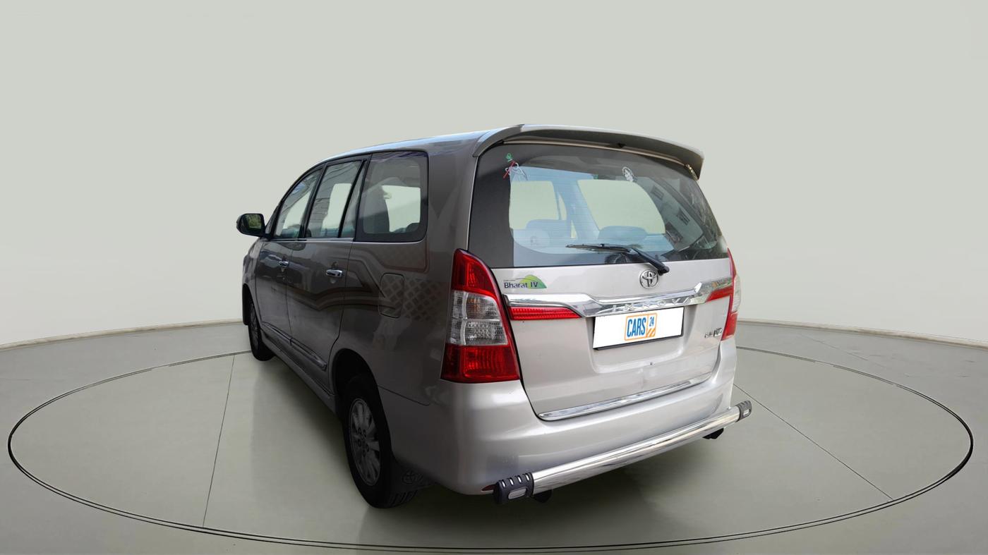 2013 Toyota Innova 2.5 VX 8 STR, Diesel, Manual, 1,44,910 km, exterior
