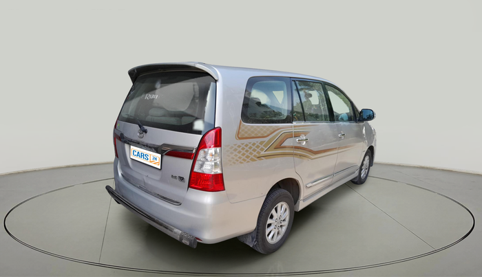 2013 Toyota Innova 2.5 VX 8 STR, Diesel, Manual, 1,44,910 km, exterior